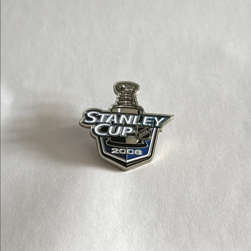 Vintage Stanley Cup Pin / Detroit Red Wings / NHL / 2008